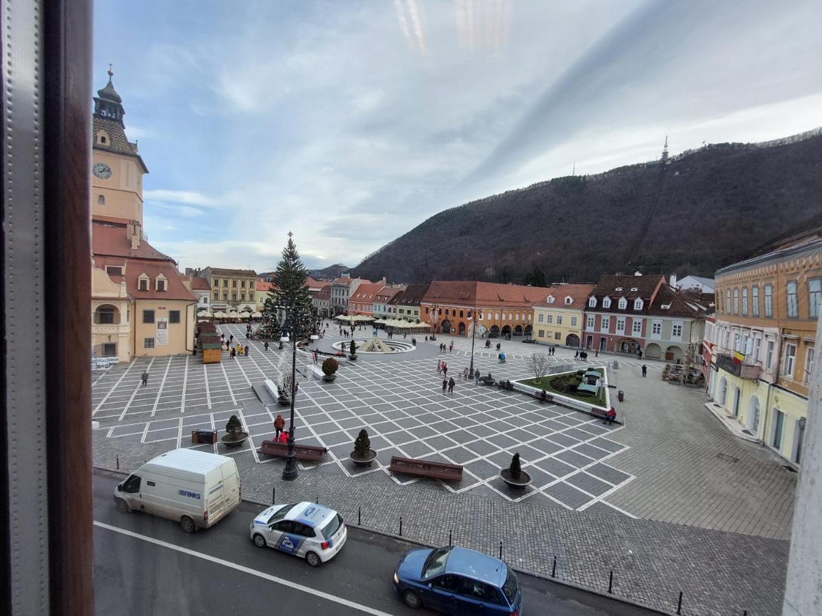 Main Square & Brașov