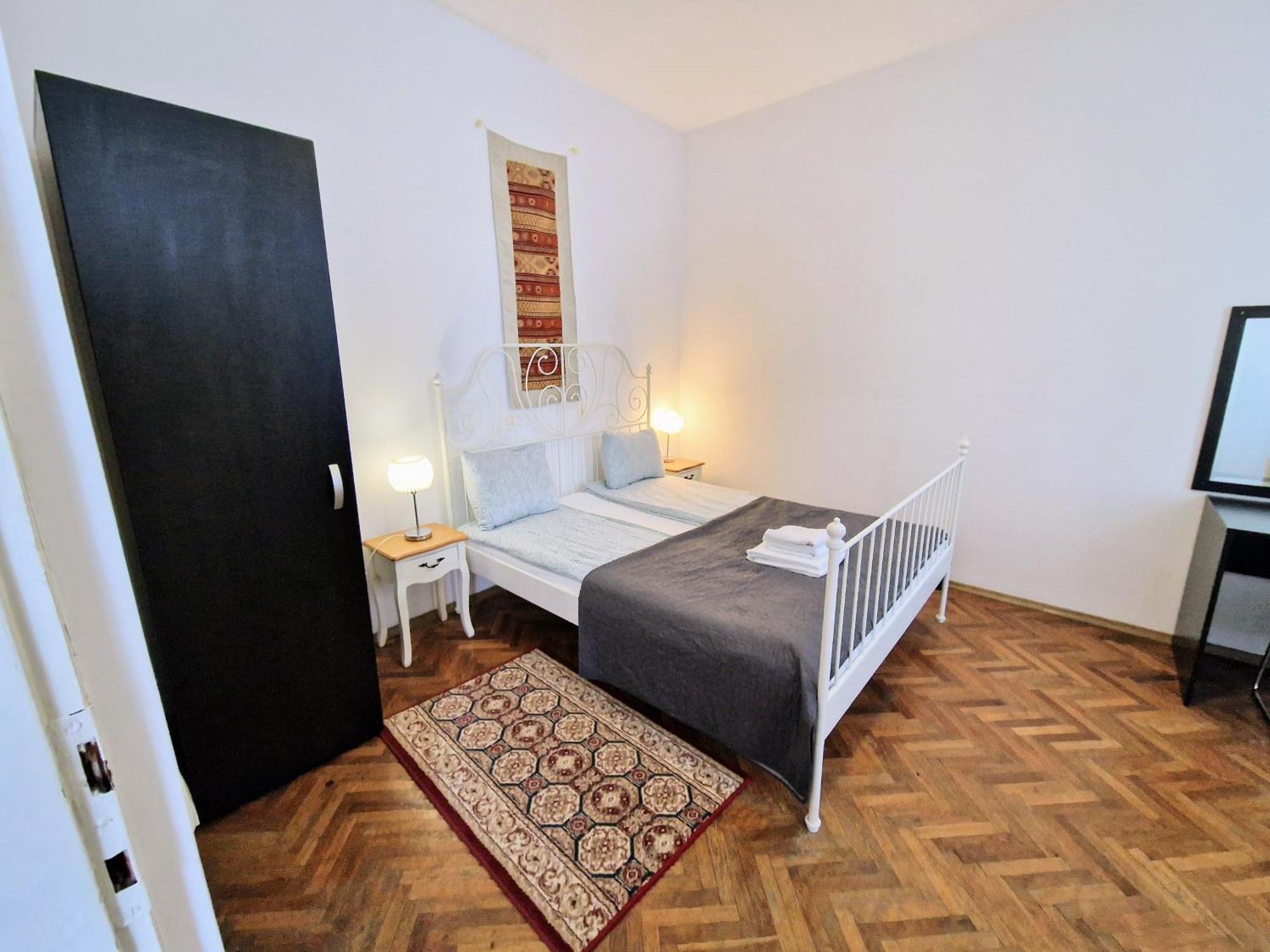 Main Square & Apartament