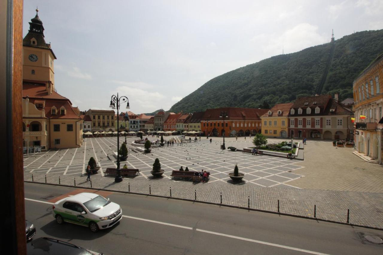 Main Square & Brașov